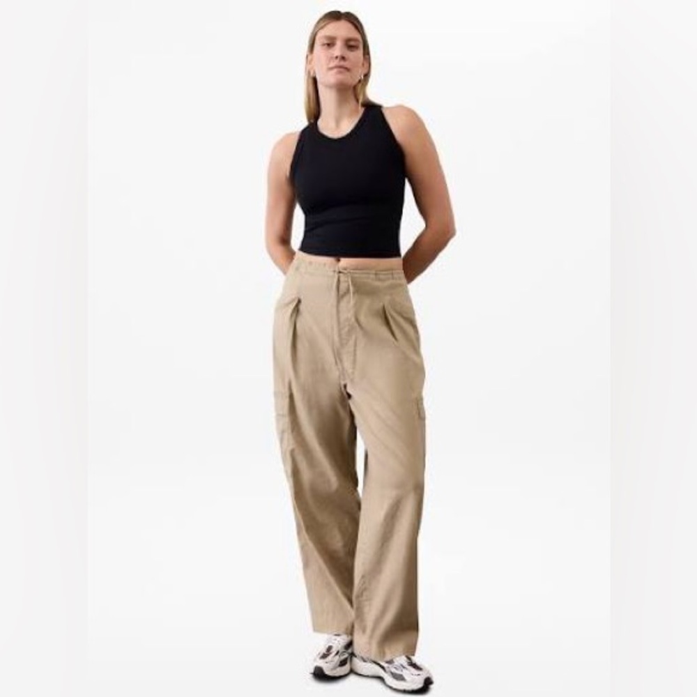 Athleta Paradise Mid Rise Straight Leg Cargo Pant Size Medium Khaki Linen Blend